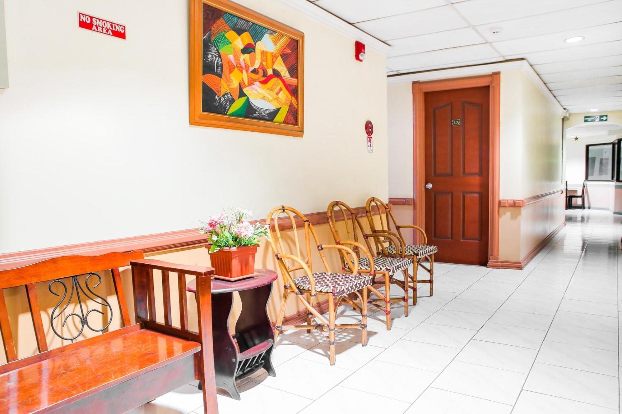 OYO 499 Le Pensione De San Jose Tagbilaran Extérieur photo